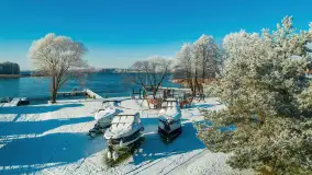 Zimowe Mazury nad jeziorem Święcajty w Ogonkach, listopad 2023 r. - zdjęcie 38