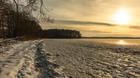 Uroki zimy nad jeziorem Dargin w porcie Dziki Harsz - zdjęcie 23