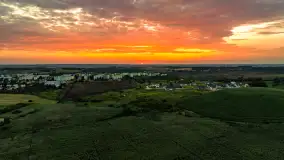 Zachód słońca na wschodnich obrzeżach Kętrzyna, sierpień 2023 r. - zdjęcie 15