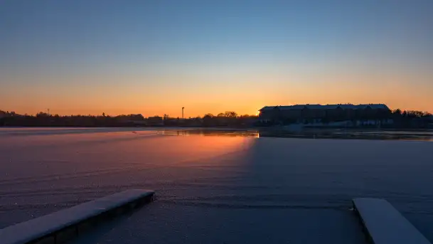 Zachód słońca nad jeziorem Tałty, Mikołajki, styczeń 2024 r.