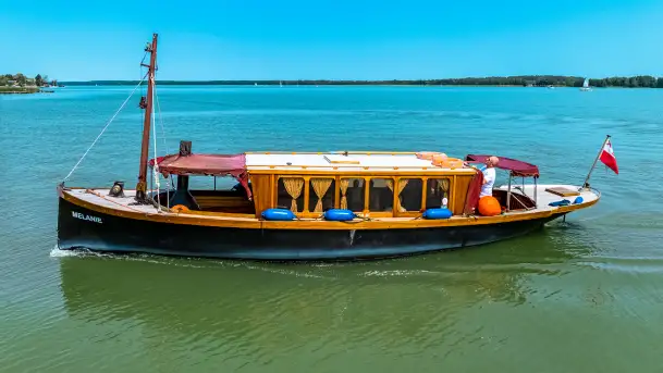 Melanie - replika parostatku, pływająca po Mazurach - zdjęcie 4