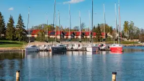 Słoneczne popołudnie w Marina Sośnica w Rynie, kwiecień 2024 r. - zdjęcie 7