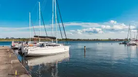 Słoneczne popołudnie w Marina Sośnica w Rynie, kwiecień 2024 r. - zdjęcie 35