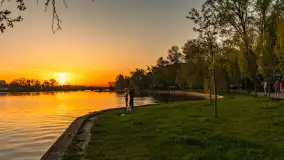 Zachód słońca nad jeziorem Ełckim w Ełku, maj 2024 r. - zdjęcie 1