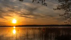 Zachód słońca nad jeziorem Święcajty, kwiecień 2024 r. - zdjęcie 38