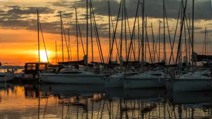 Wschód słońca nad jeziorem Niegocin, AZS Wilkasy, maj 2024 r.