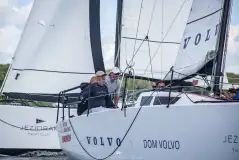 Polska Liga Sterników w Jeziorak Yacht Club: Innowacyjny Inkubator Żeglarstwa Regatowego - zdjęcie 22