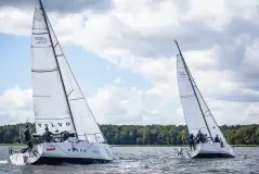 Polska Liga Sterników w Jeziorak Yacht Club: Innowacyjny Inkubator Żeglarstwa Regatowego - zdjęcie 23