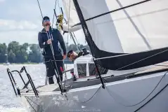 Polska Liga Sterników w Jeziorak Yacht Club: Innowacyjny Inkubator Żeglarstwa Regatowego - zdjęcie 24