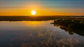 Jezioro Iławki z lotu ptaka o wschodzie słońca, październik 2024 r. - zdjęcie 1