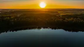 Jezioro Iławki z lotu ptaka o wschodzie słońca, październik 2024 r. - zdjęcie 32