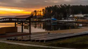 Wschód słońca nad jeziorem Niegocin w Wilkasach, grudzień 2024 r. - zdjęcie 22