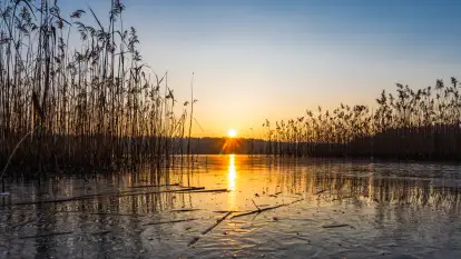 Zachód słońca nad jeziorem Okrągłym, luty 2025 r.