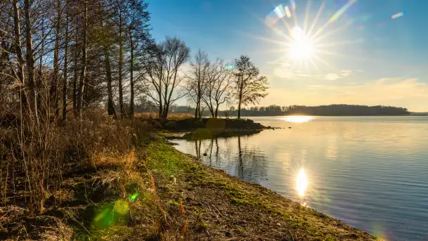 Popołudnie nad jeziorem Kisajno przy Pierkunowie, styczeń 2025 r.