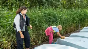 Młodzi adepci żeglarstwa nad jeziorem Dadaj - Rumszewicz Sailing - zdjęcie 25