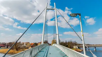 Spacer po Mikołajkach w marcowym słońcu.