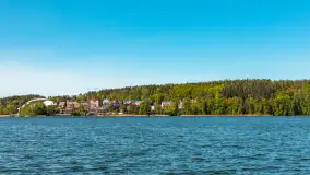 Jezioro Czos, Mrągowo widziane z wody, maj 2025 r. - zdjęcie 20