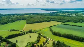 Jezioro Harsz położone blisko północnych szlaków WJM z drona - zdjęcie 22