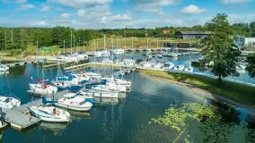 Przystań Nautica z lotu ptaka, lipcowy poranek, 2025 r. - zdjęcie 13