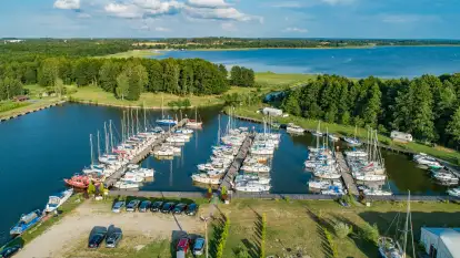 Port Mix Mamry nad jeziorem Mamry z lotu ptaka, lipiec 2025 r.