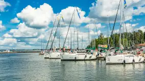 Niedzielny poranek w porcie AZS Wilkasy nad Niegocinem, lipiec 2025 r. - zdjęcie 7