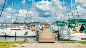 Niedzielny poranek w porcie AZS Wilkasy nad Niegocinem, lipiec 2025 r. - zdjęcie 3