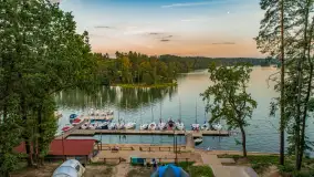 Jezioro Nidzkie i przystań OW Wodnik na fotkach  z drona, sierpień 2025 r. - zdjęcie 5