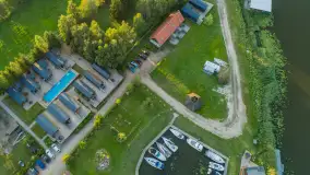 Wieczór w Marinie Górkło z drona, koniec lipca 2025 r. - zdjęcie 16