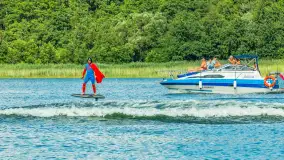 Superman na przeczce między Śniardwami a jeziorem Mikołajskim, sierpień 2025 r. - zdjęcie 1