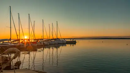 Zachód słońca nad jeziorem Śniardwy, Marina Śniardwy, sierpień 2025 r.