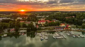 Ryn z lotu ptaka o zachodzie słońca, sierpień 2025 r. - zdjęcie 39