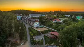 Zachód słońca z drona nad jeziorem Tajty i Piękną Góra, sierpień 2025 r. - zdjęcie 13