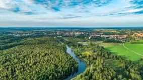 Mamry, Węgorapa i Węgorzewo w tle z drona, sierpień 2025 r. - zdjęcie 4