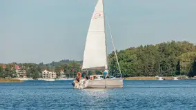 Żagle i ruch na jeziorze Kisajno, ostatnie dni lata, wrzesień 2025 r. - zdjęcie 14