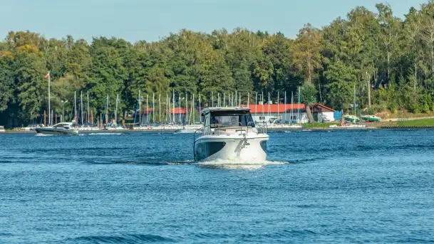 Żagle i ruch na jeziorze Kisajno, ostatnie dni lata, wrzesień 2025 r. - zdjęcie 5