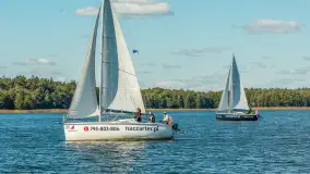 Jezioro Kisajno pełne jachtów, trwa żeglarski wrzesień 2025 - zdjęcie 19