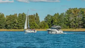 Jezioro Kisajno pełne jachtów, trwa żeglarski wrzesień 2025 - zdjęcie 42