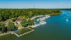 Pod Dębem nad jeziorem Nidzkim z lotu ptaka, sierpień 2025 r. - zdjęcie 17