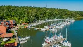 Pod Dębem nad jeziorem Nidzkim z lotu ptaka, sierpień 2025 r. - zdjęcie 13