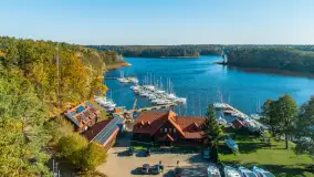 Barwy jesieni nad jeziorem Nidzkim i portem Pod Dębem, październik 2025 r. - zdjęcie 8