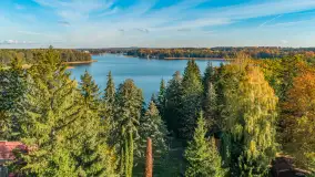 Jesień nad jeziorem Kisajno w Pięknej Górze, październik 2025 r. - zdjęcie 27