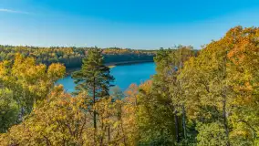 Jesień nad jeziorem Kisajno w Pięknej Górze, październik 2025 r. - zdjęcie 45