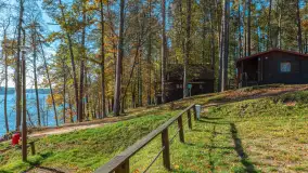 Jesień nad jeziorem Nidzkim, port i ośrodek Wodnik, Ruciane-Nida, październik 2025 r. - zdjęcie 17