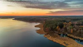 Zachód słońca nad jeziorem Gołdopiwo z drona, listopad 2025 r. - zdjęcie 3