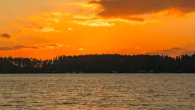 Zachód słońca nad jeziorem Bocznym w Rydzewie, listopad 2025 r. - zdjęcie 14