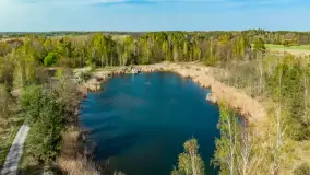 Niewielkie jezioro niedaleko śluzy Długopole, kwiecień 2025 r. - zdjęcie 11