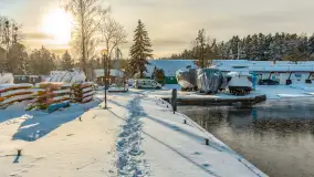 Zimowa sceneria w AZS Wilkasy nad Niegocinem, grudzień 2025 r. - zdjęcie 2