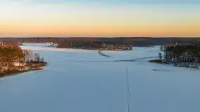 Zachód słońca nad jeziorem Nidzkim, Ruciane Nida z drona, styczeń 2026 r.  - zdjęcie 29