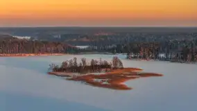 Zachód słońca nad jeziorem Nidzkim, Ruciane Nida z drona, styczeń 2026 r.  - zdjęcie 5