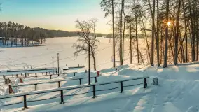 Wodnik nad jeziorem Nidzkim w zimowej scenerii, styczeń 2026 r. - zdjęcie 35